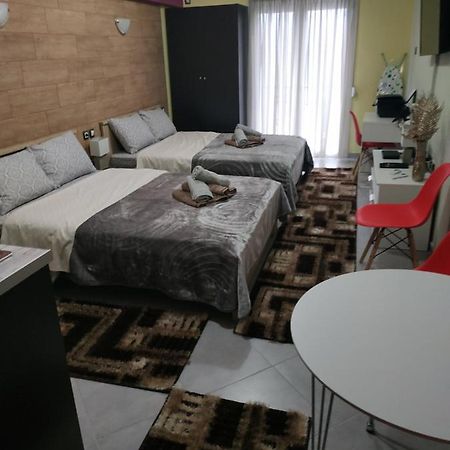 G M 1 Rooms Kentro In The Heart Of The City Larissa Luaran gambar