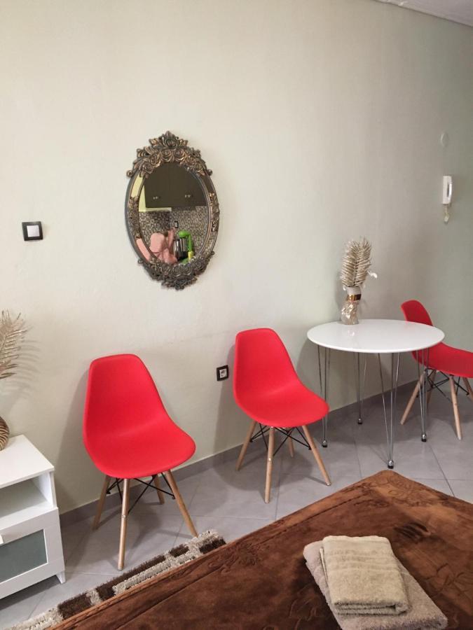 G M 1 Rooms Kentro In The Heart Of The City Larissa Luaran gambar