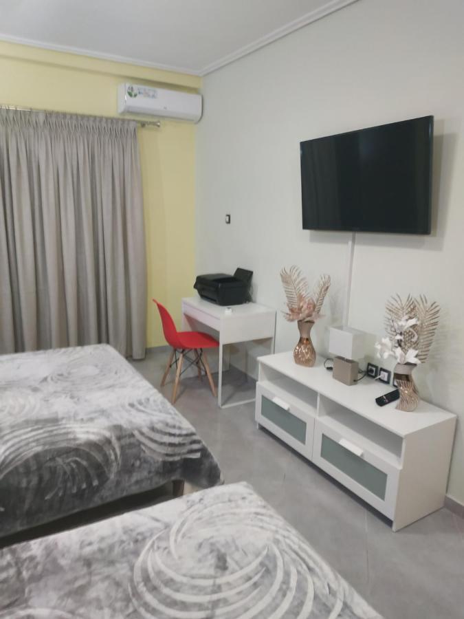 G M 1 Rooms Kentro In The Heart Of The City Larissa Luaran gambar